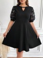 Czarna sukienka cekinowe rękawy (1XL)