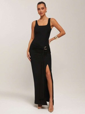Czarna sukienka rozcięcie (L)