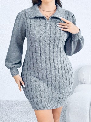 Dzianinowa sukienka mini zamek (2XL)