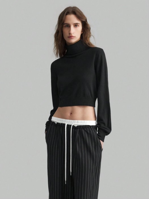 Czarny krótki sweter golf (M)