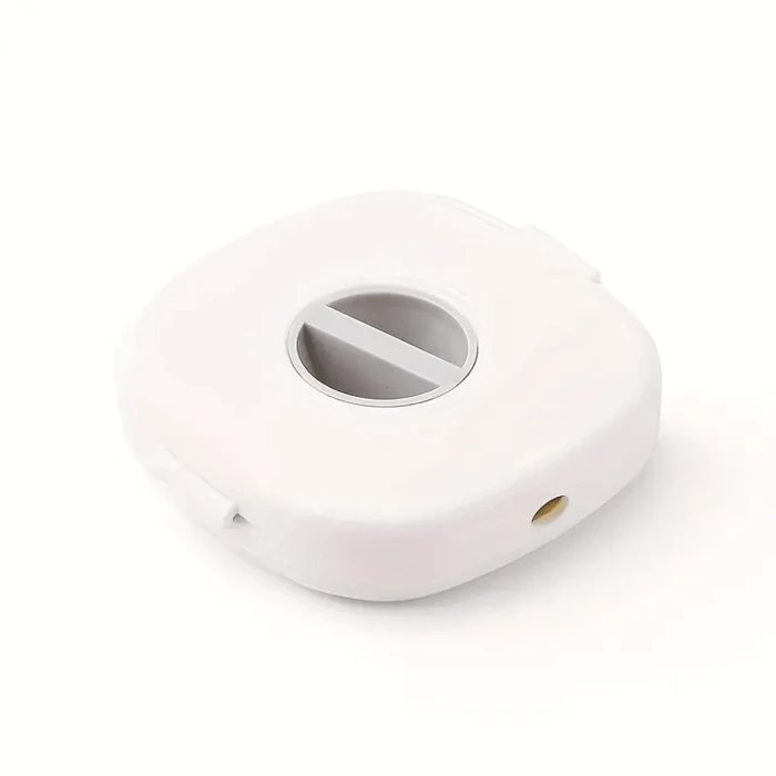 Biały organizer na kabel USB