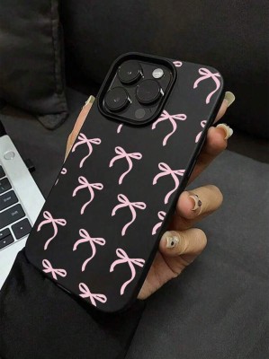 Czarne etui wzór iPhone 13