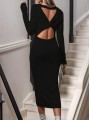 Czarna dzianinowa sukienka midi cut out (L)