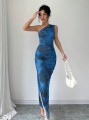 Niebieska sukienka maxi wzór (M)