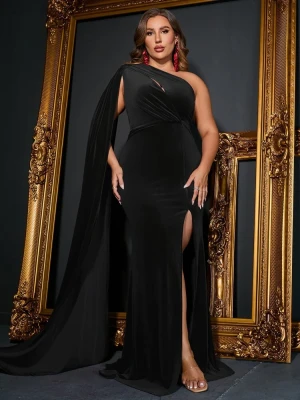 Czarna welurowa sukienka maxi (4XL)