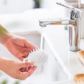 Biała szczotka masażer skóry dłowy