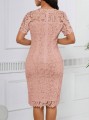 Różowa koronkowa sukienka midi (S)