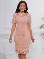 Różowa koronkowa sukienka midi (S)
