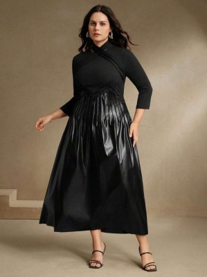 Czarna sukienka midi rękaw 3/4 (0XL)