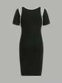 Czarna sukienka cut out (8L)