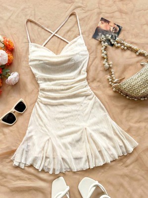 Ecru sukienka haftowany wzór (M)