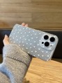 Błyszczące etui wzór serca iPhone 15