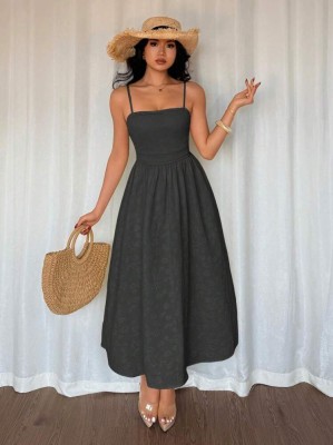 Czarna sukienka midi wzór (M)