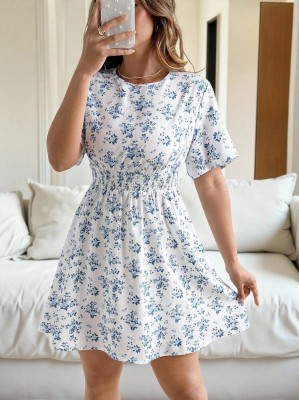 Biała sukienka mini wzór (0XL)