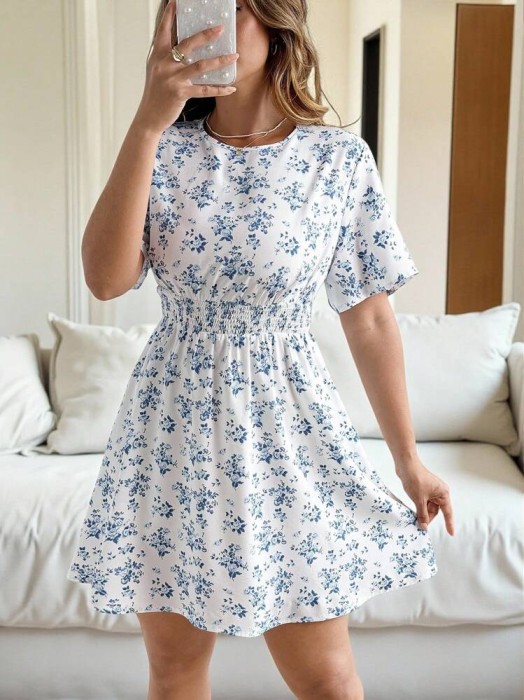 Biała sukienka mini wzór (0XL)