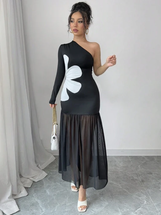 Czarna sukienka nadruk (XL)