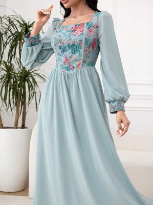 Niebieska sukienka długi rękaw nadruk (M)