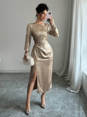 Metaliczna sukienka rozcięcie (M)