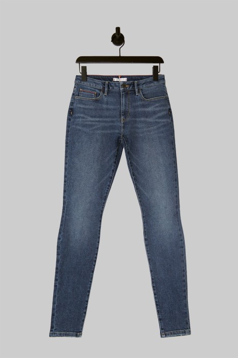 Niebieskie proste jeansy