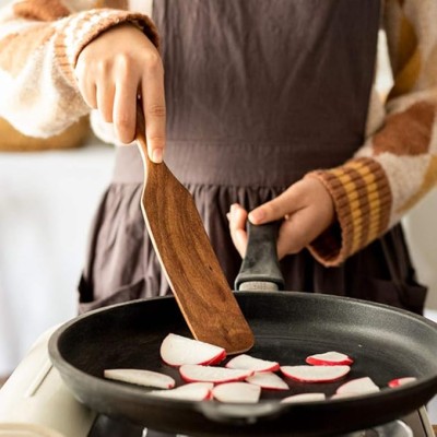 Drewniana kuchenna łopatka