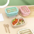 Różowy lunch box sztućce