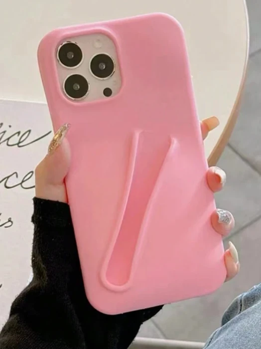 Różowe etui iPhone 15