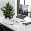 Czarny stojak na laptopa