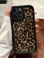 Wzorzyste etui na telefon iPhone 14
