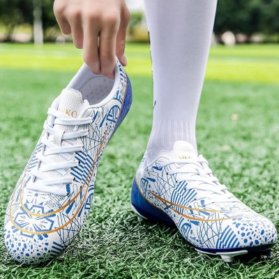 Białe sportowe buty korki (40)