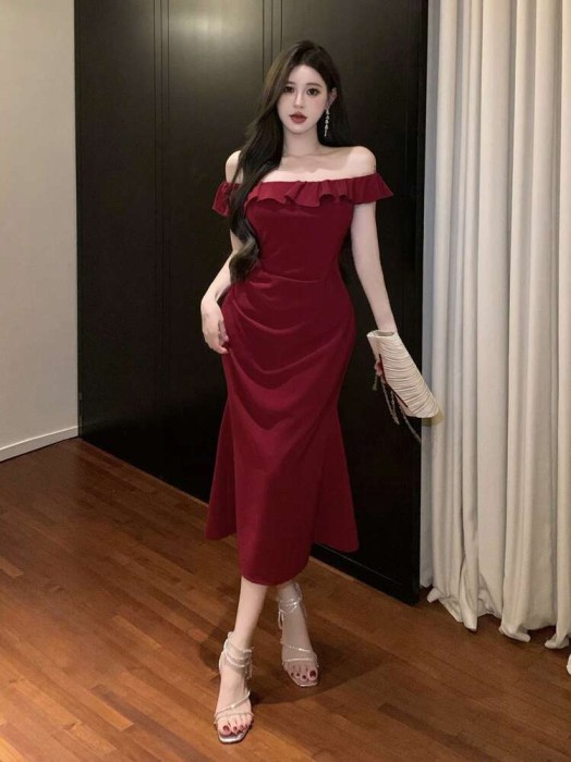 Bordowa sukienka odkryte ramiona (XL)