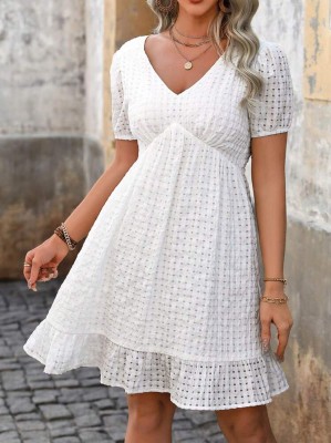 Biała sukienka krótkie rękawy (M)