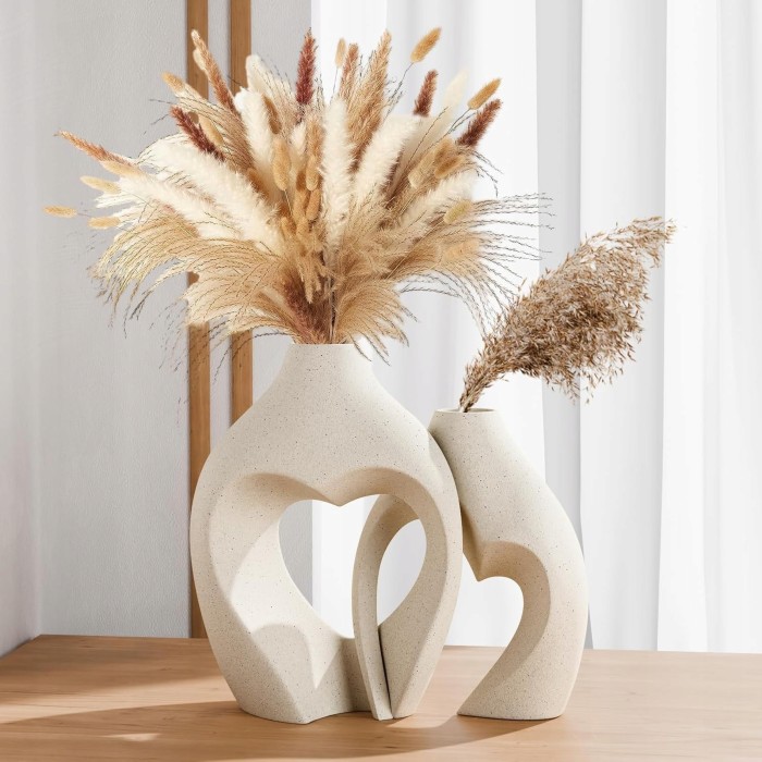 Ceramiczne wazony ecru