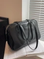 Czarna torebka typu tote