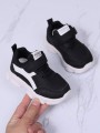 Czarne sportowe buty rzepy (28)