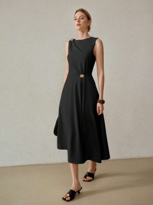 Czarna sukienka złota ozdoba (L)