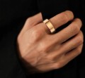 Złoty pierścień smart ring