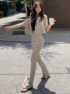 Beżowy komplet spodnie krótki blezer (XL)