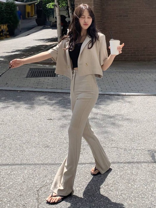 Beżowy komplet spodnie krótki blezer (XL)