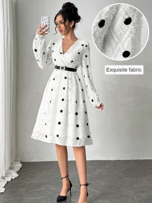 Biała sukienka midi grochy (M)