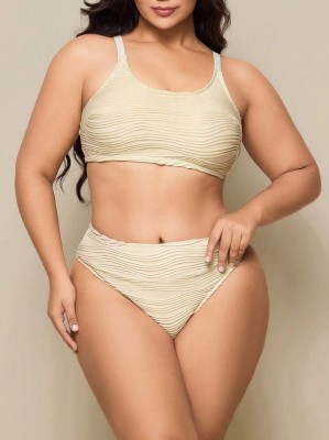 Ecru teksturowany strój dwuczęściowy (1XL)