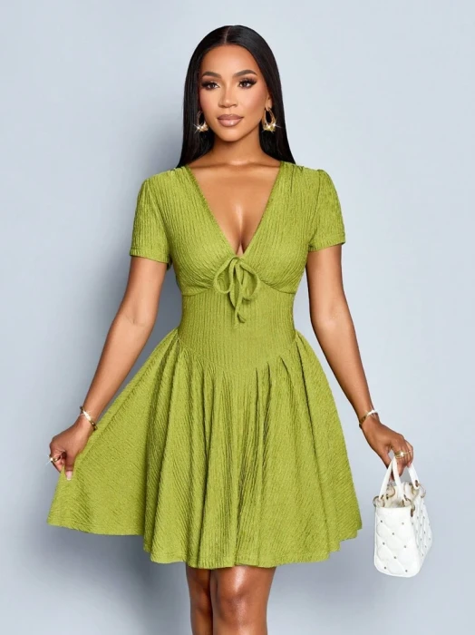 Zielona sukienka mini v neck (L)