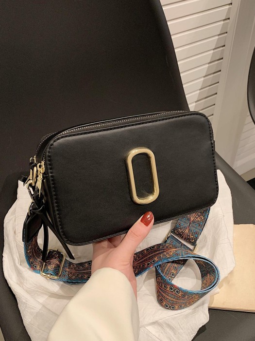 Czarna prostokątna torebka