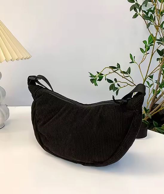 Czarna sztruksowa nerka