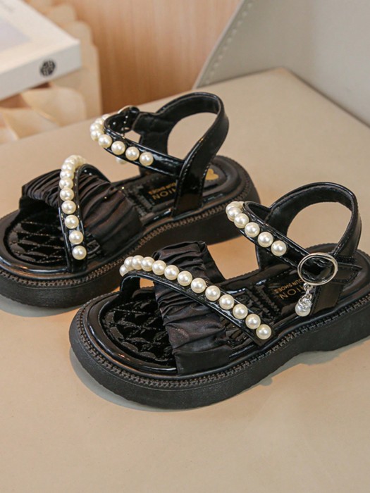 Czarne zdobione sandały (31)