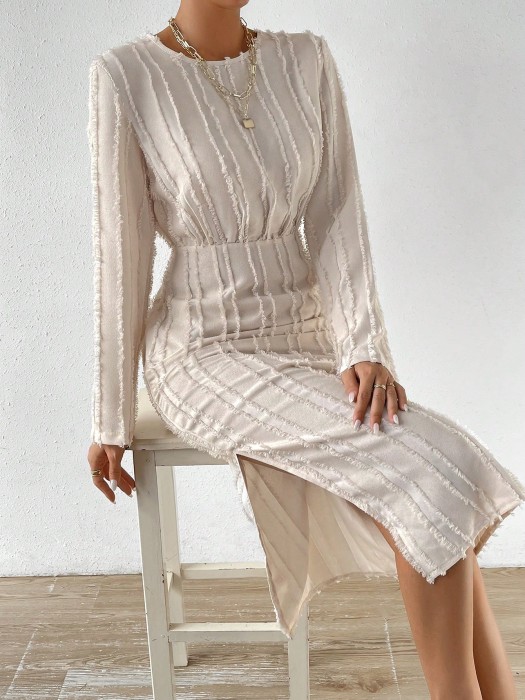 Beżowa sukienka długie rękawy (L)