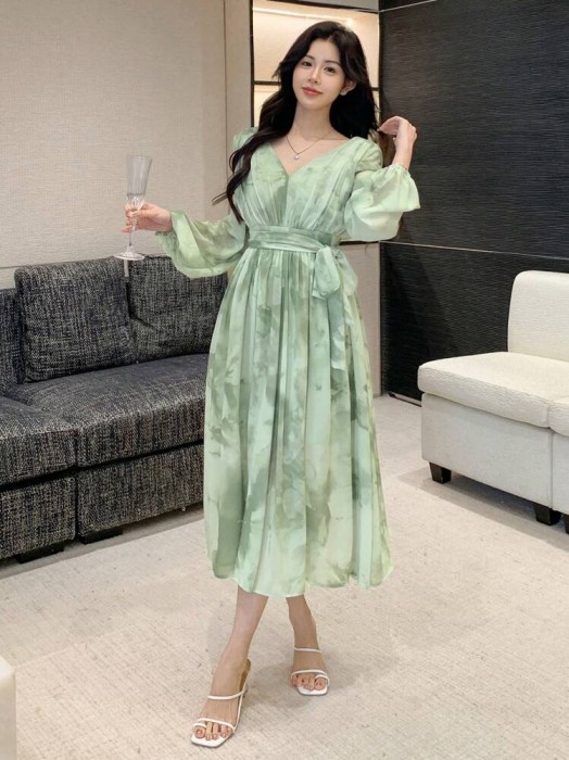 Zielona sukienka wzór pasek (S)