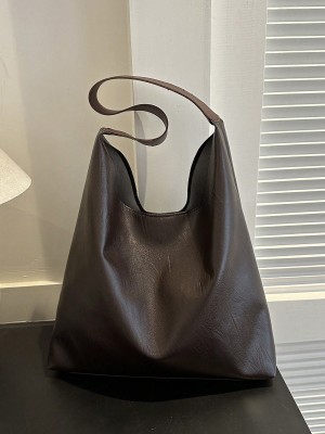 Brązowa gładka torebka