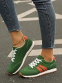 Zielone sportowe buty (37)