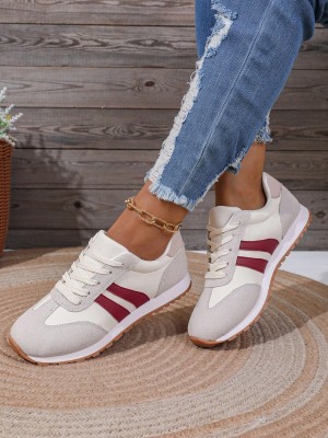 Sznurowane buty sportowe (41)