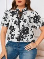 Biała bluzka wzór wiązanie (1XL)